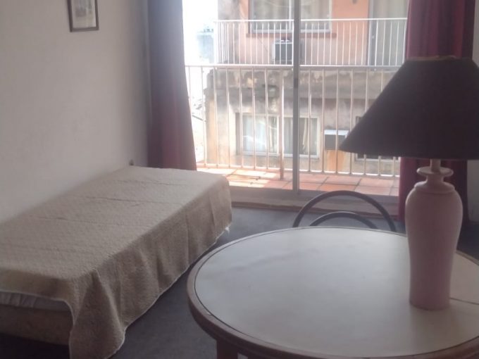 EXCELENTE EQUIPADO Y AMUEBLADO 9no piso TACUAREMBÓ Y AV. 18