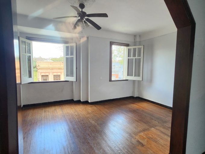 EXCELENTE 3 DORMTORIOS A LFRENTE MUY BUENA UBICACION